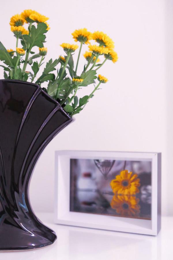 Yellow Apartment Few Steps From Metro Praga Exterior foto