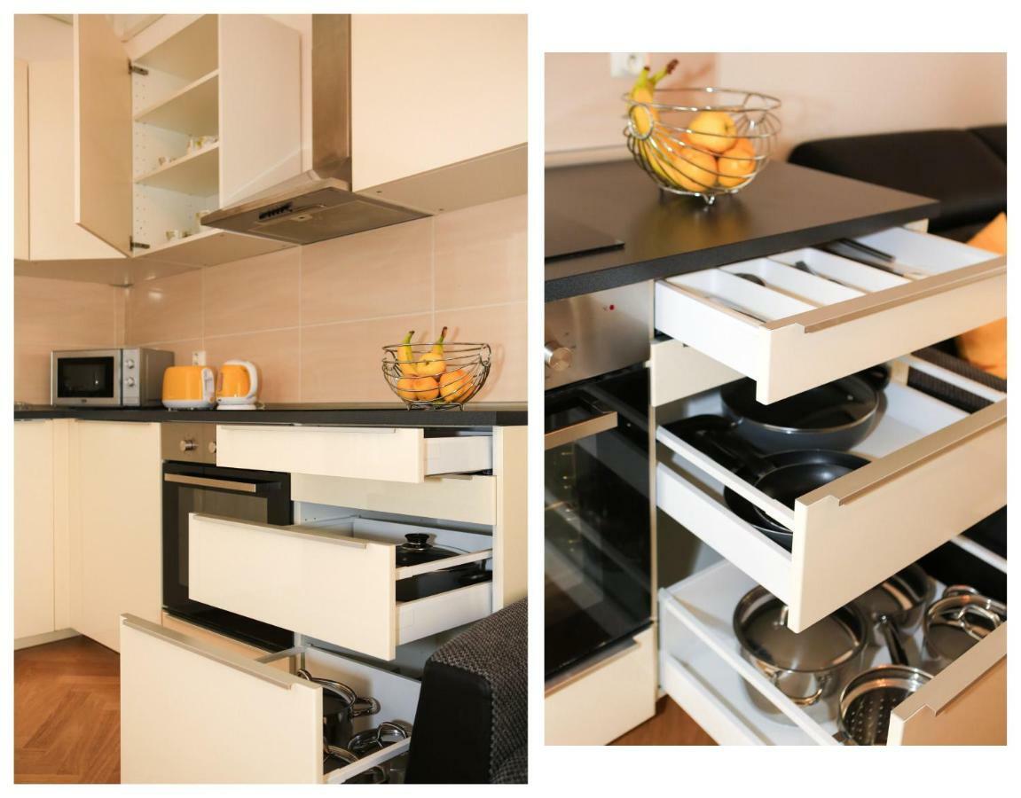 Yellow Apartment Few Steps From Metro Praga Exterior foto